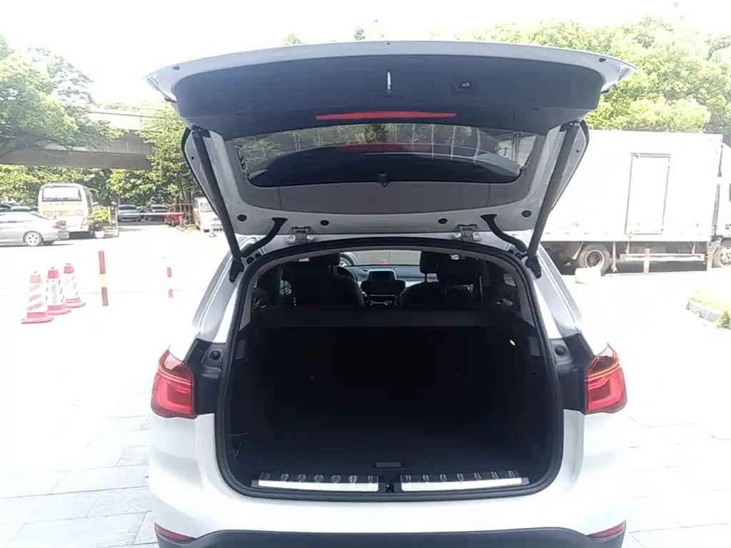 BMW X1 2018 sDrive18Li Premium Model фото 19
