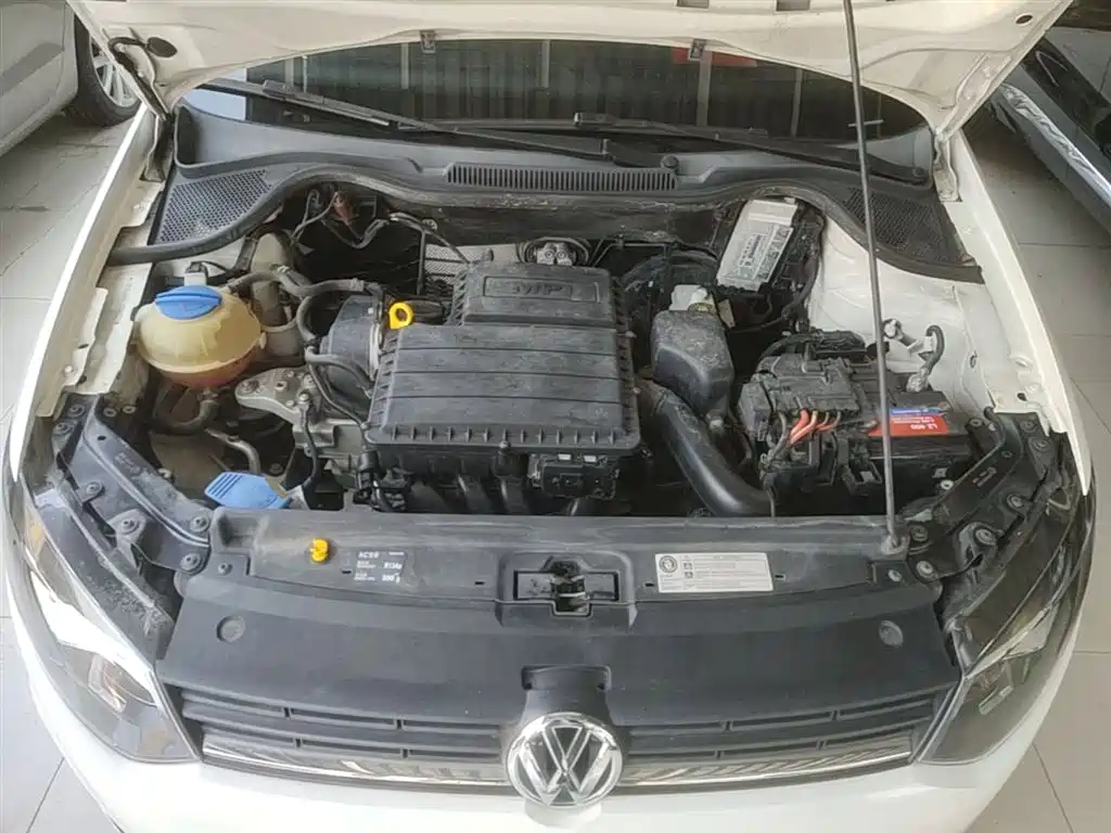 Volkswagen Polo 2016 1.4L Automatic Trend фото 20