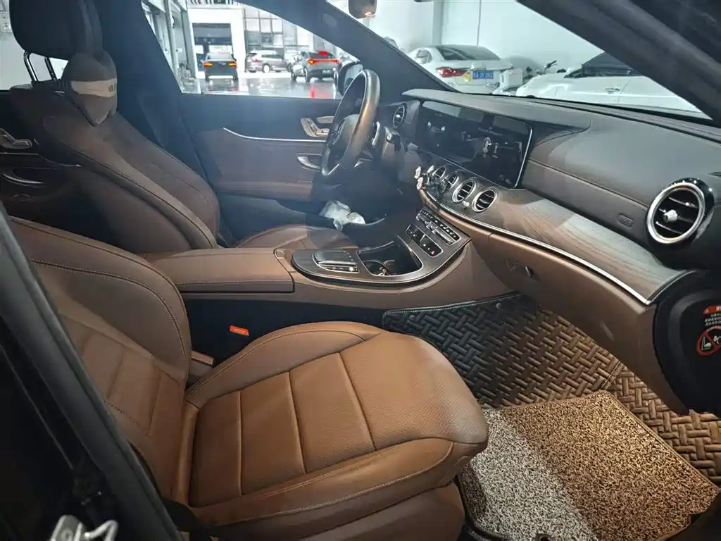 Mercedes-Benz E-Class 2023 E 300 L Sport Luxury фото 7