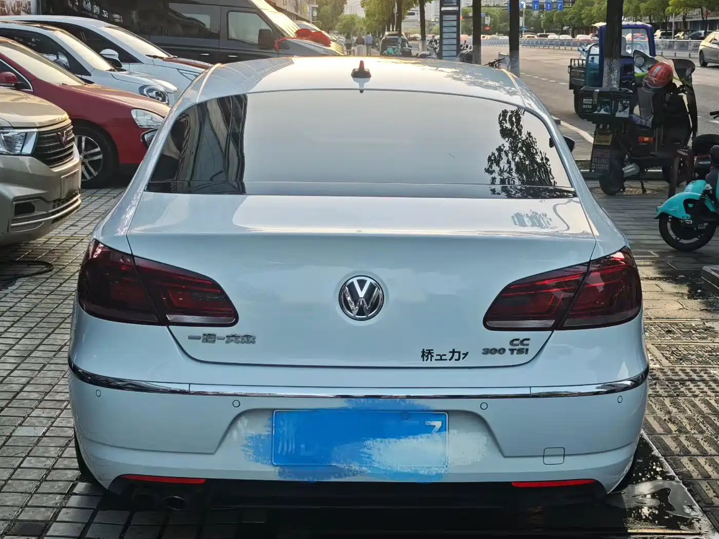 Volkswagen FAW-Volkswagen CC 2018 1.8TSI Luxury фото 4