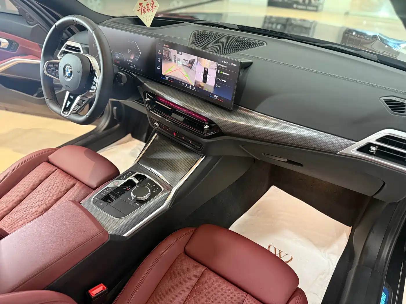 BMW 3 Series 2025 330i M Sport Night Edition фото 22