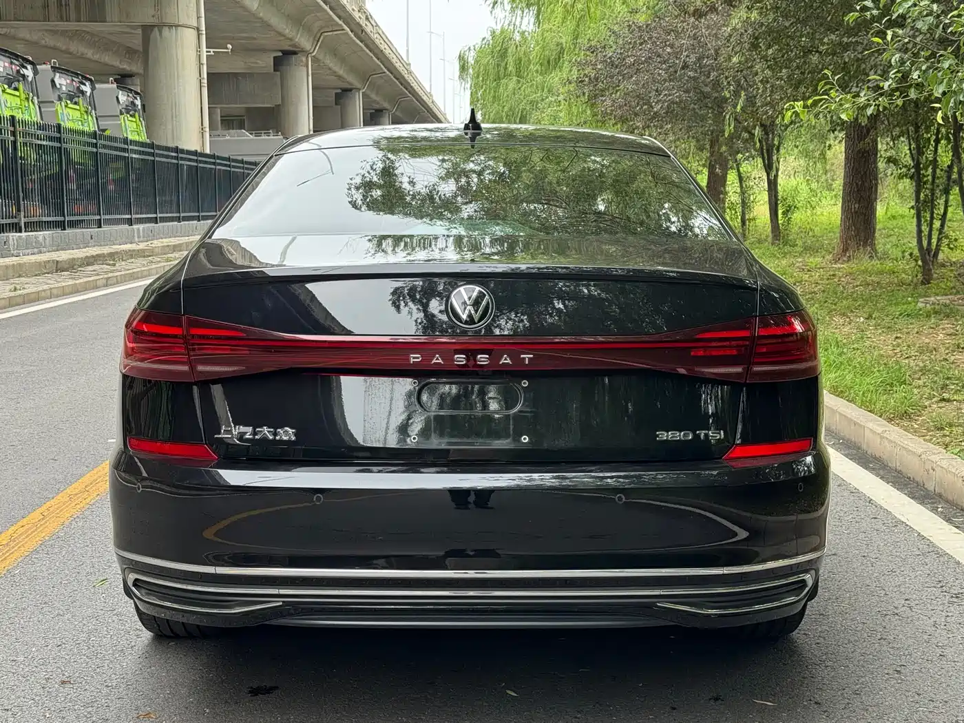 Volkswagen Passat 2025 Outstanding 380TSI Starlight Dragon Soaring Edition фото 3