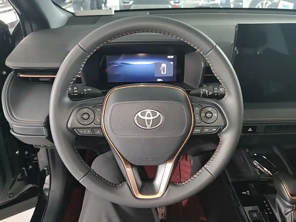 Toyota Frontlander 2025 2.0L CVT Mid Version фото 11