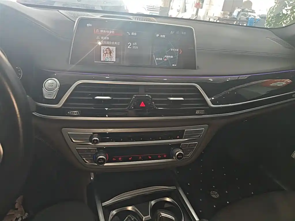 BMW 7 Series 2018 730Li Leading Type M Sport Package фото 13