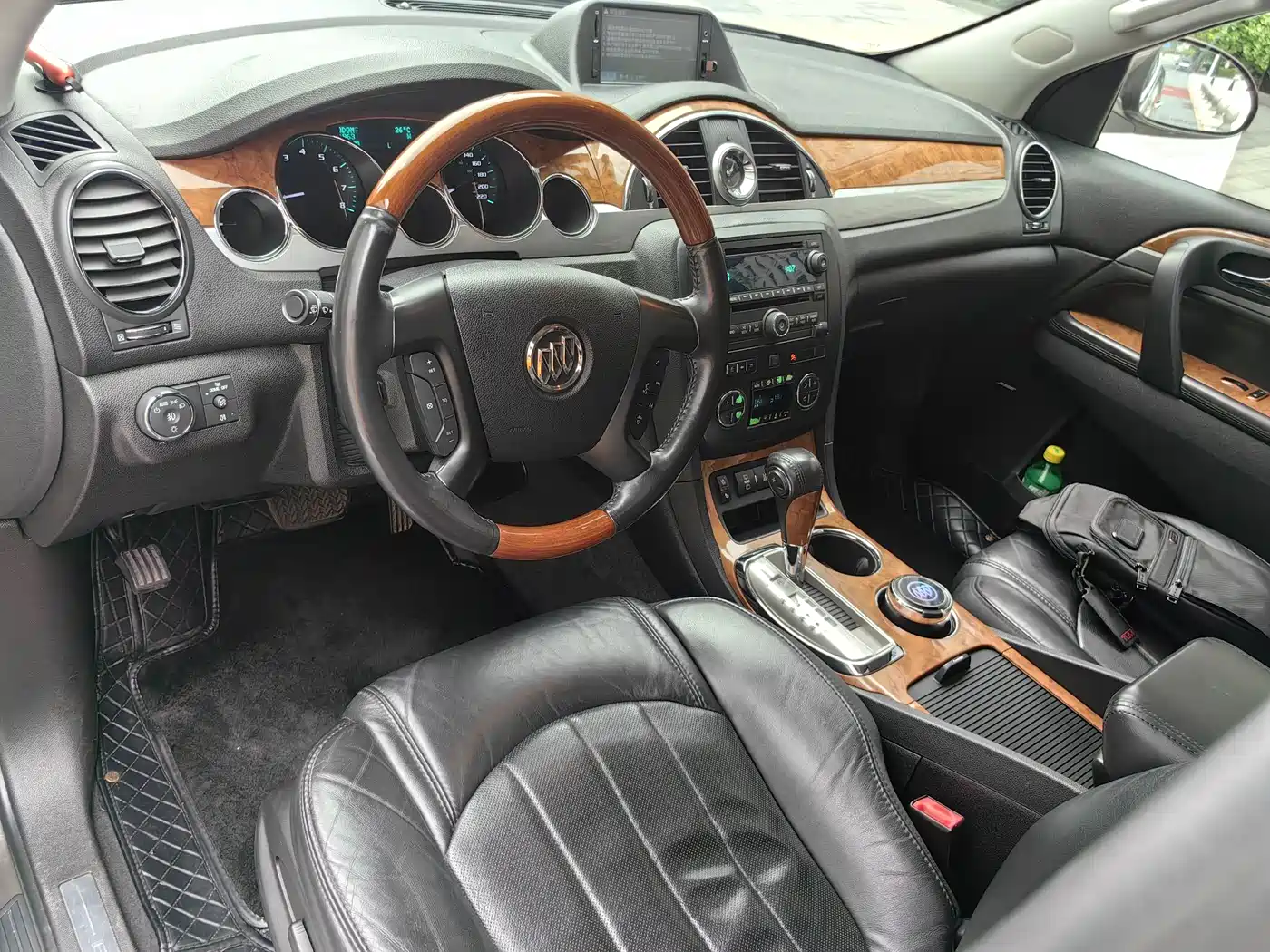 Buick Enclave 2010 3.6L Flagship Edition фото 30
