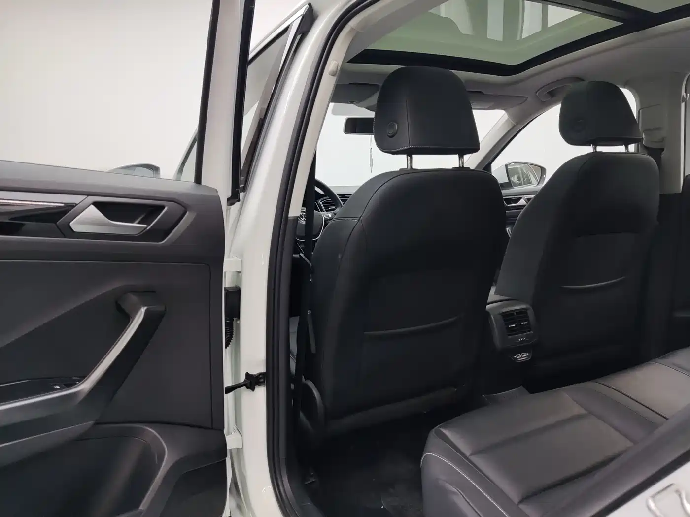 Volkswagen T-ROC 2021 280TSI DSG 2WD Comfort Smart Connect Edition фото 6