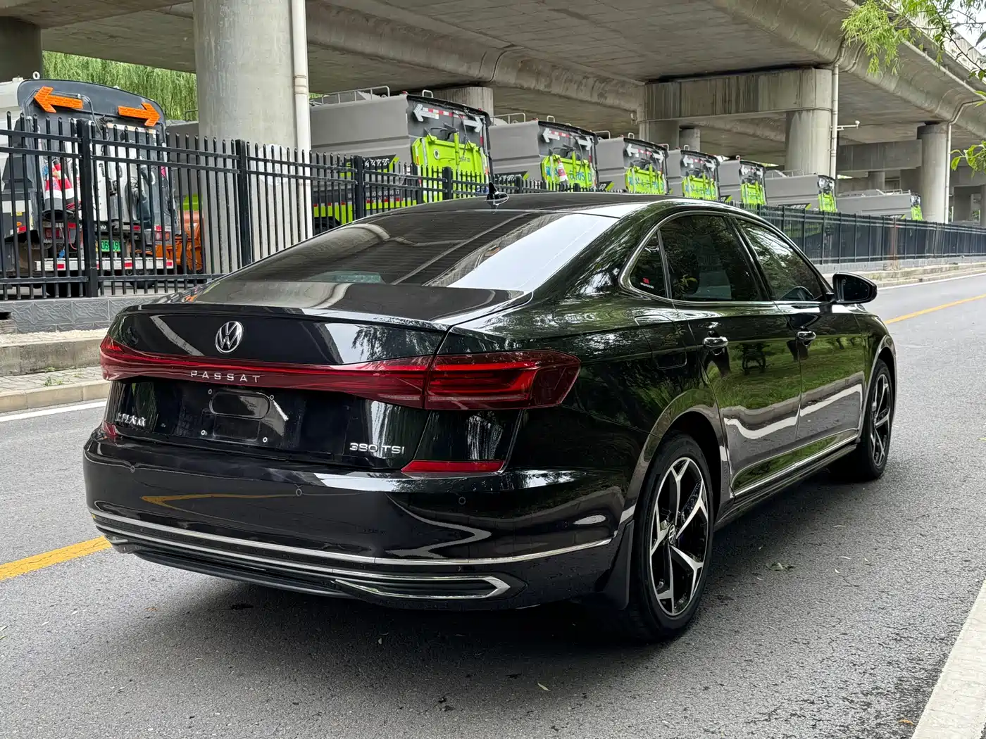 Volkswagen Passat 2025 Outstanding 380TSI Starlight Dragon Soaring Edition фото 4