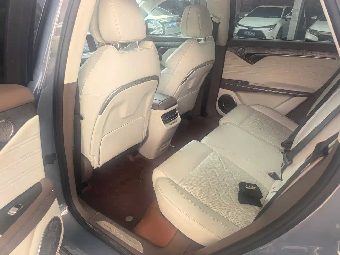 Voyah Auto VOYAH FREE 2021 AWD Standard Range Extender Exclusive Luxury Package фото 11