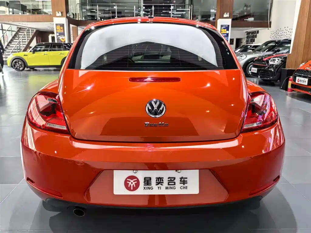Volkswagen Beetle 2016 Model 180TSI Club Edition фото 4