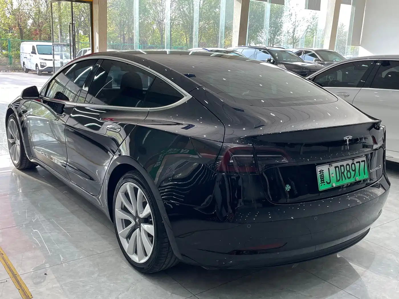 Фото 7 - Tesla Model 3