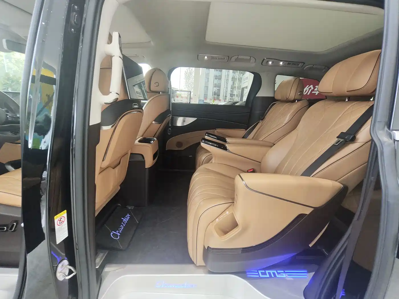 Denza D9 2024 DM-i 980 AWD Prestige фото 10
