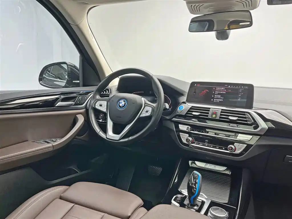 BMW iX3 2021 Leading фото 22