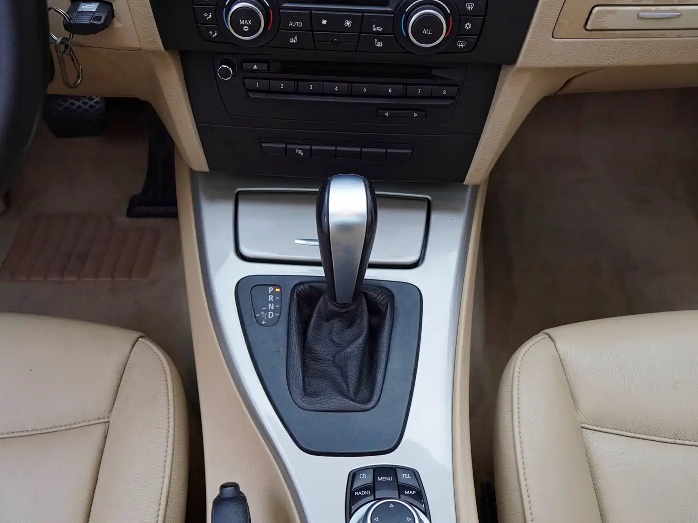 BMW 3 Series 2012 320i Luxury фото 9
