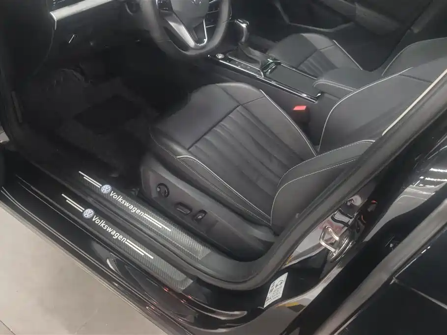 Volkswagen Passat 2023 330TSI Starlight Elite Edition фото 9