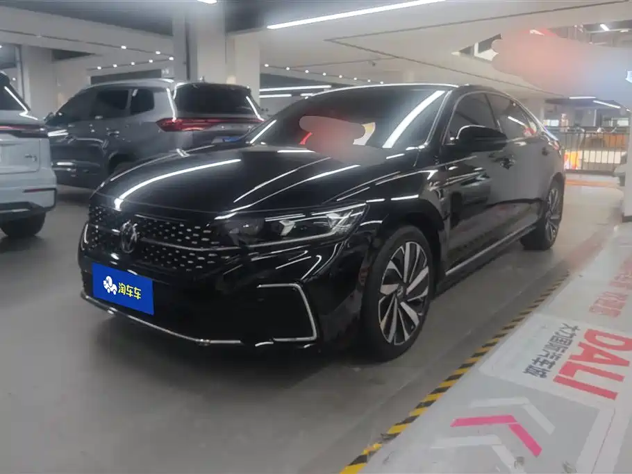 Volkswagen Passat 2023 330TSI Starlight Elite Edition