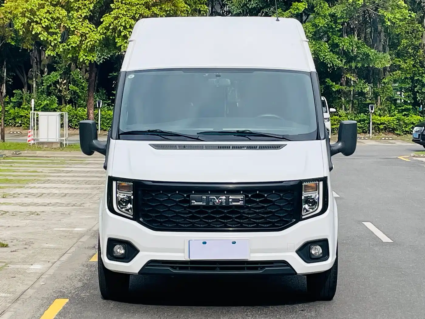 Jiangling JMC Fushun 2024 2025 Model 2.0T 6MT Diesel Medium Wheelbase High Roof Commercial MPV 7 Seats