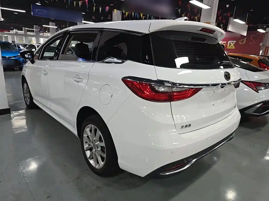 BYD Song MAX 2019 1.5T Manual Smart Connected Sunroof 6-seater China VI фото 5
