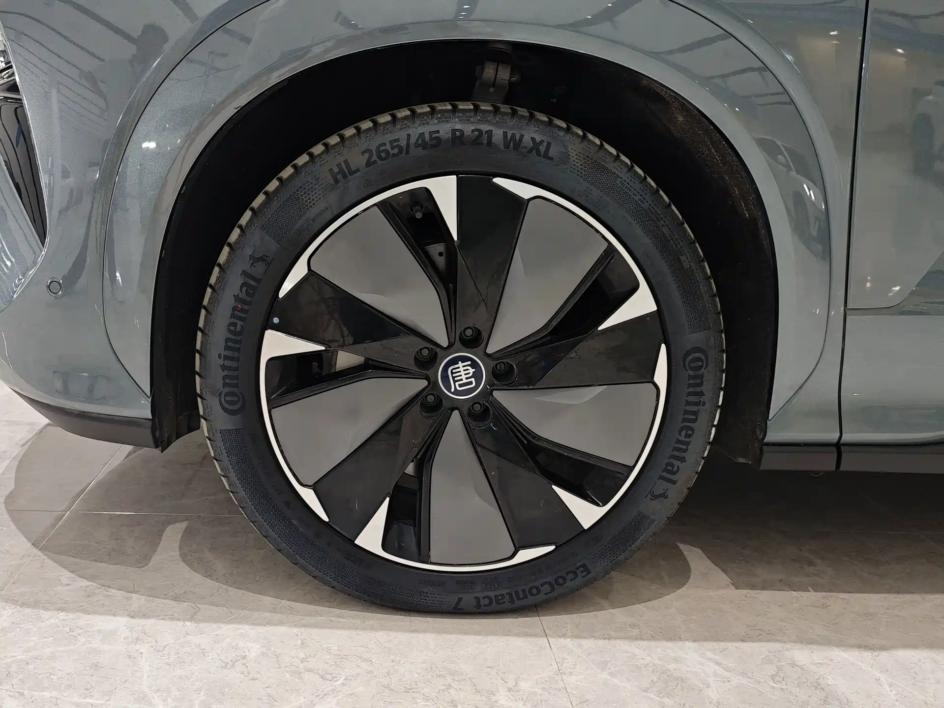 Фото 16 - BYD Tang L