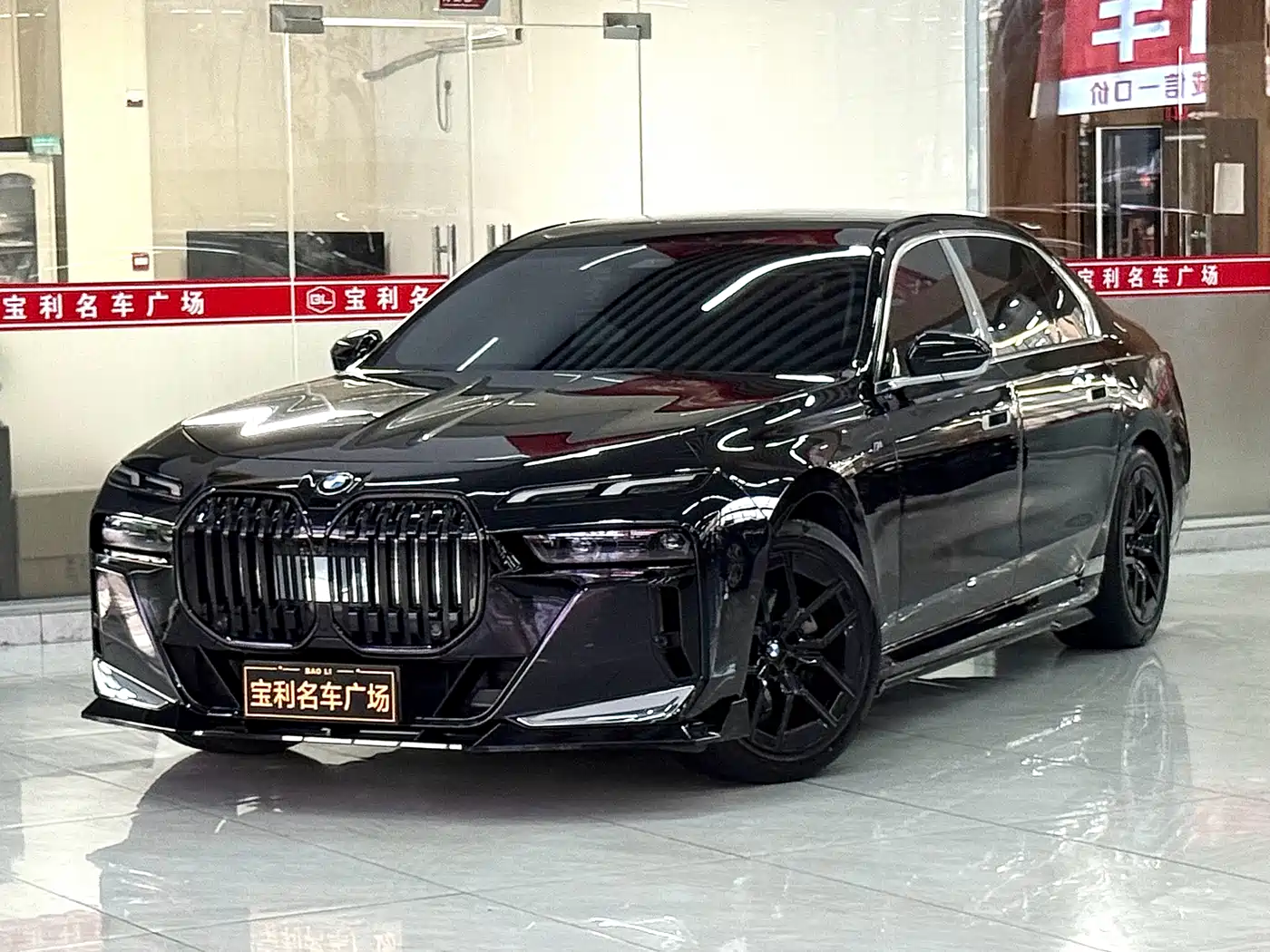 BMW 7 Series 2023 Model 735Li M Sport Package фото 19