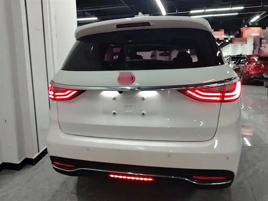 BYD Song MAX 2017 1.5T Auto Smart Luxury 7-Seater фото 6