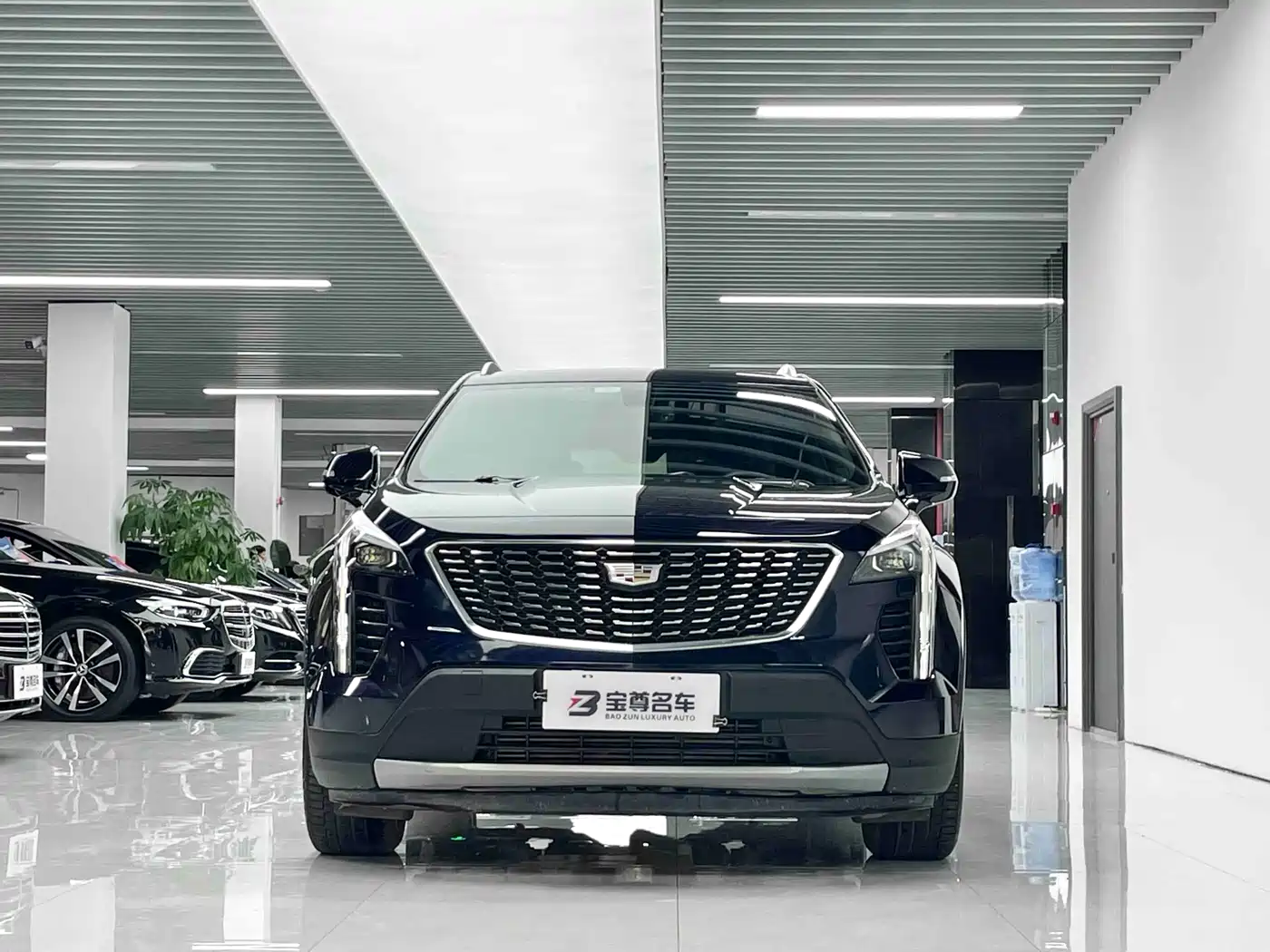 Cadillac XT4 2021 28T FWD Premium Edition фото 2