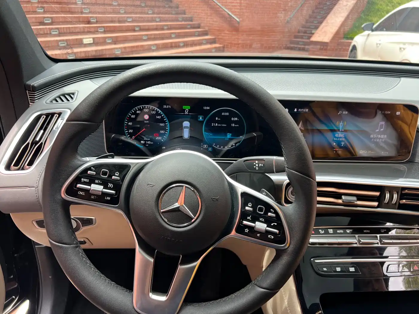 MERCEDES-BENZ EQC