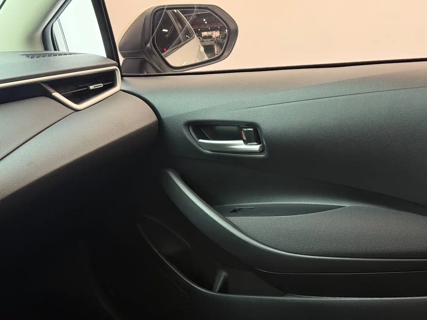 Toyota Corolla 2021 1.2T S-CVT Elite PLUS Edition фото 11