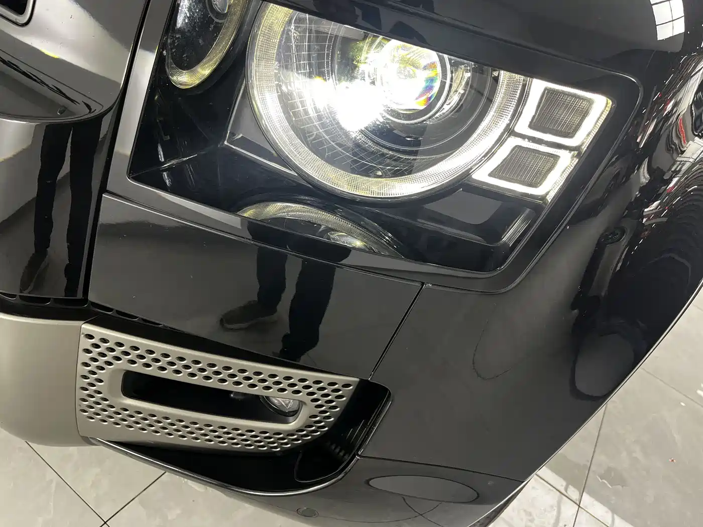 Land Rover Defender 2024 110 3.0T P400 X-DYNAMIC HSE фото 8