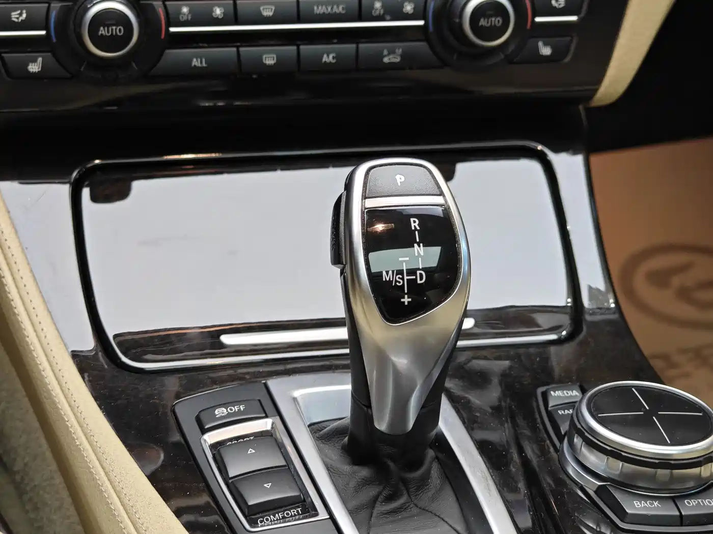 BMW 5 Series (Import) 2013 535i Leading Sport фото 19