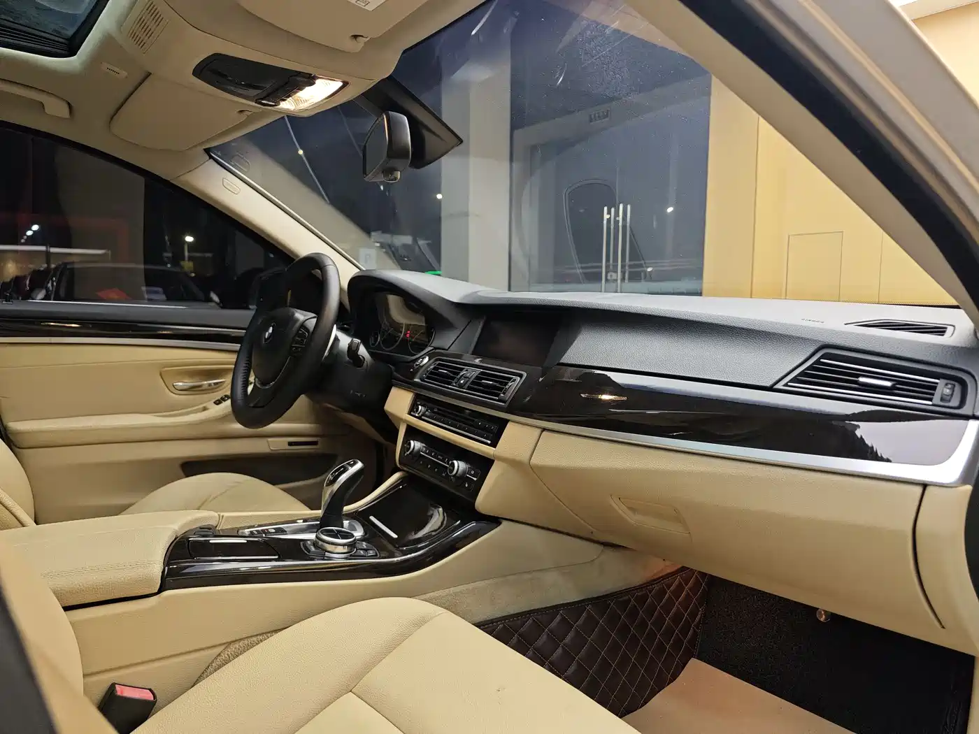 BMW 5 Series (Import) 2013 535i Leading Sport фото 34