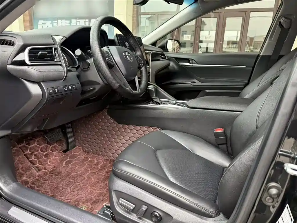 Toyota Camry 2021 2.0G Luxury Edition фото 16