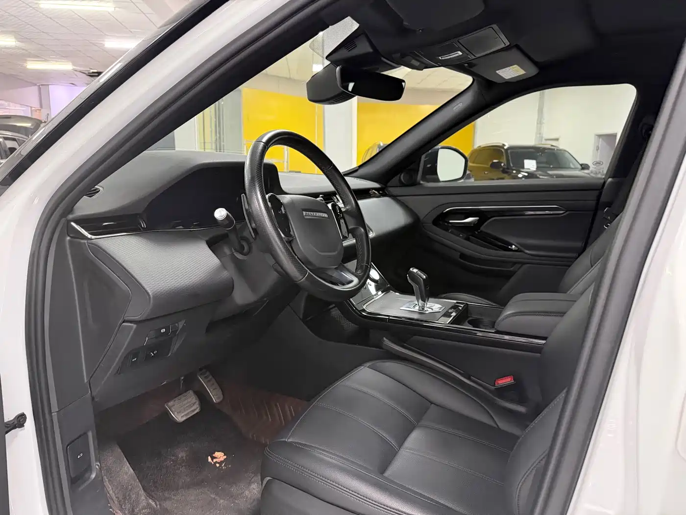 Land Rover Range Rover Evoque 2020 249PS R-DYNAMIC S Sport Edition фото 4