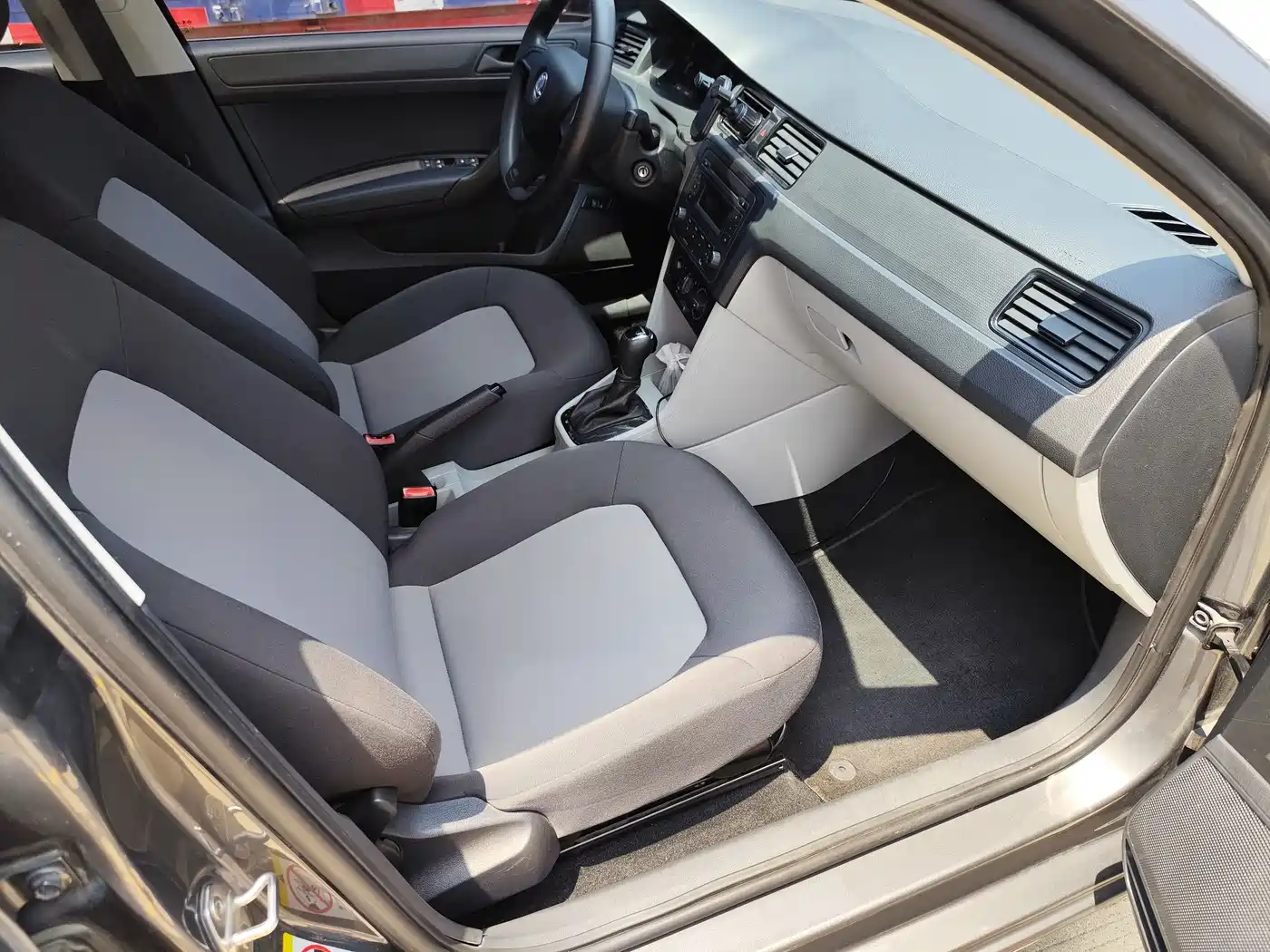 Škoda Rapid 2016 1.6L Automatic Forward Edition фото 5