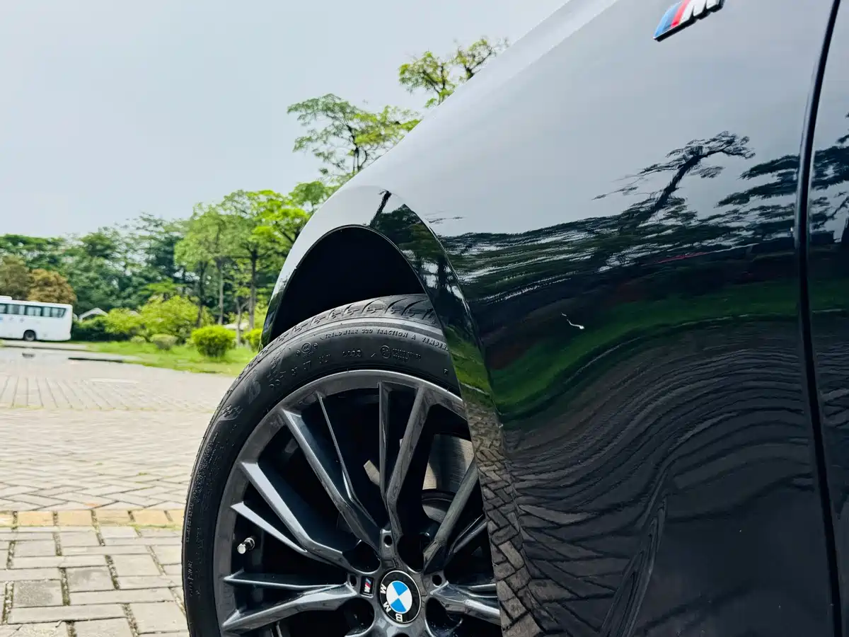 BMW 3 Series 2024 325Li M Sport Shadowline Package фото 23