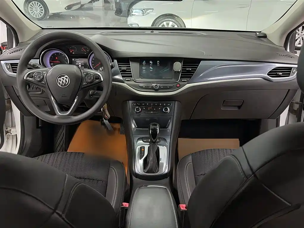 Buick Verano 2016 Hatchback 15S Automatic Leading фото 2