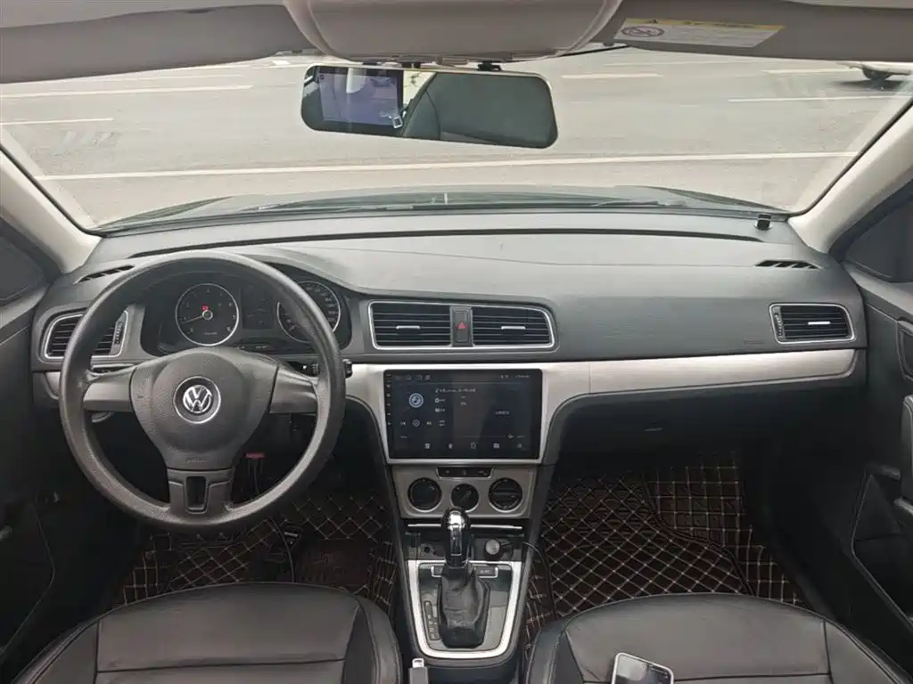 Volkswagen Lavida 2013 Facelift Classic 1.6L Automatic Comfort фото 10