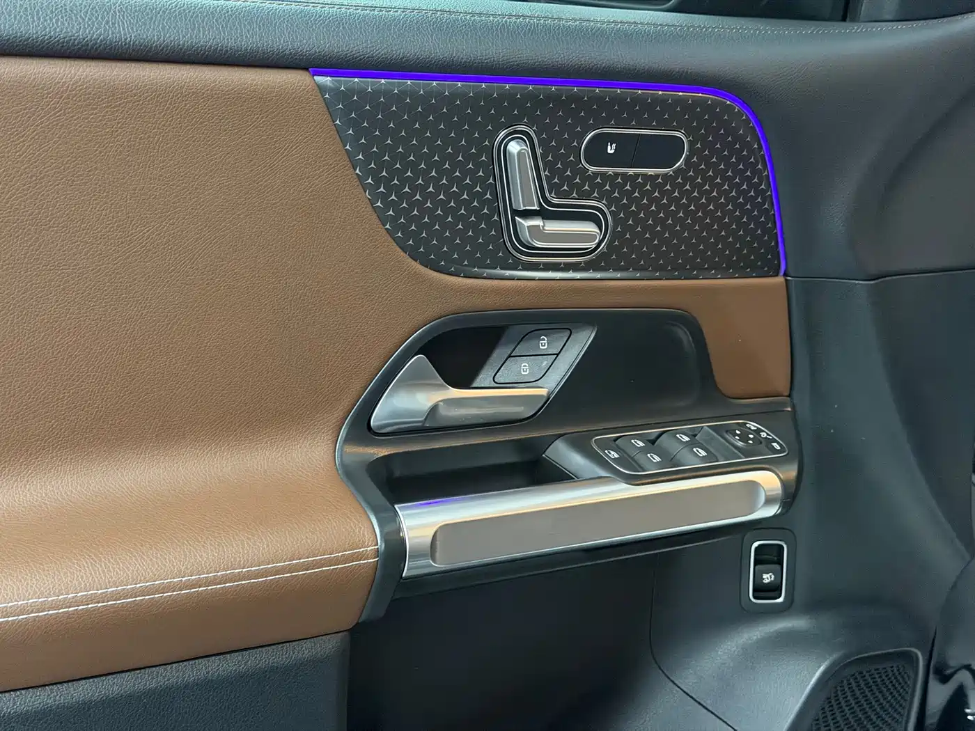 Mercedes-Benz GLB 2024 GLB 220 Fashion фото 11