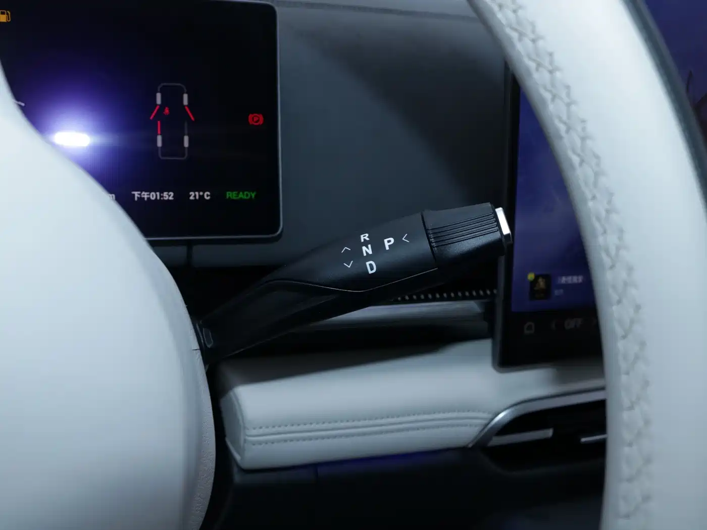Voyah Auto Voyah Dreamer 2025 PHEV AWD Flagship Kunpeng Edition фото 14
