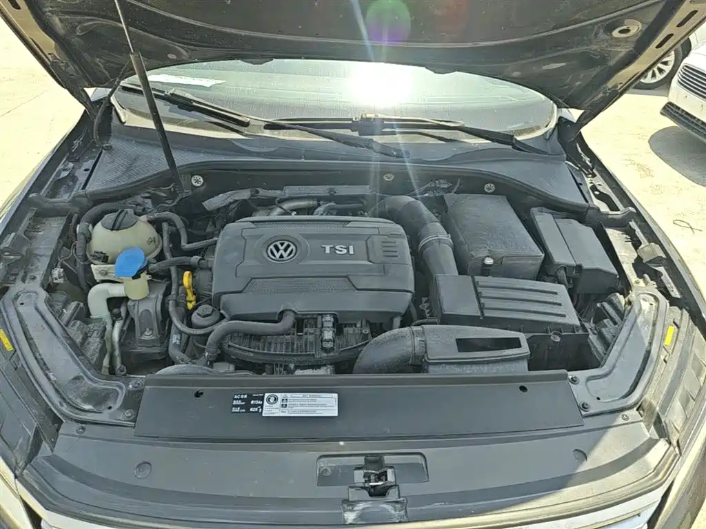 Volkswagen Passat 2017 330TSI DSG Luxury фото 20