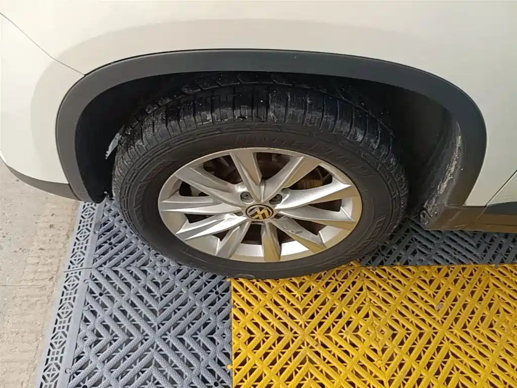 Volkswagen Tiguan 2016 Model 300TSI Automatic 2WD Comfort Edition фото 23