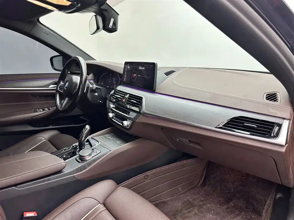 BMW 5 Series 2022 530Li Exclusive M Sport Package фото 11