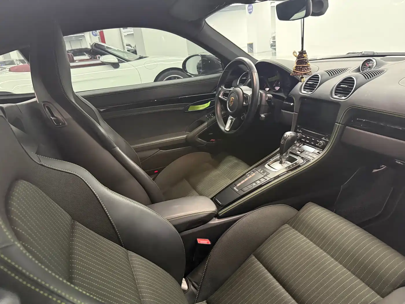 Porsche 718 2020 Cayman 2.0T фото 16