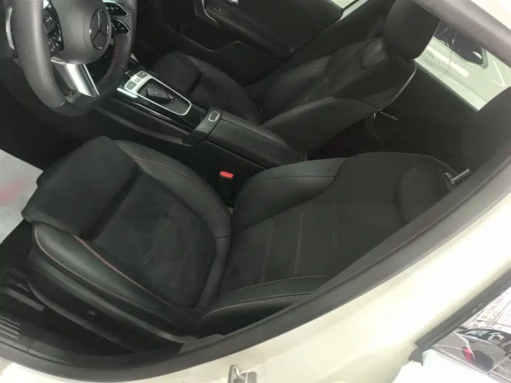 Mercedes-Benz A-Class 2025 A 200 L Fashion Edition фото 15