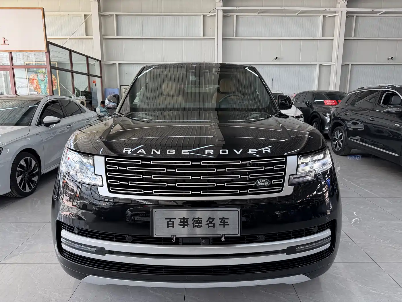 Land Rover Range Rover 2024 3.0 L6 400PS Genesis Extended фото 2