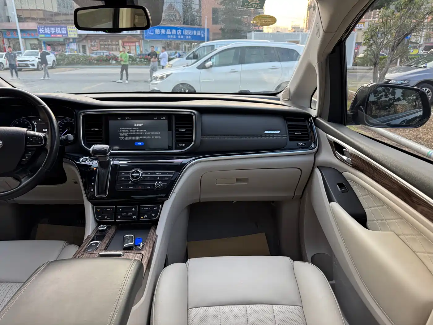 GAC Trumpchi Trumpchi M8 2018 320T Premium Edition фото 19