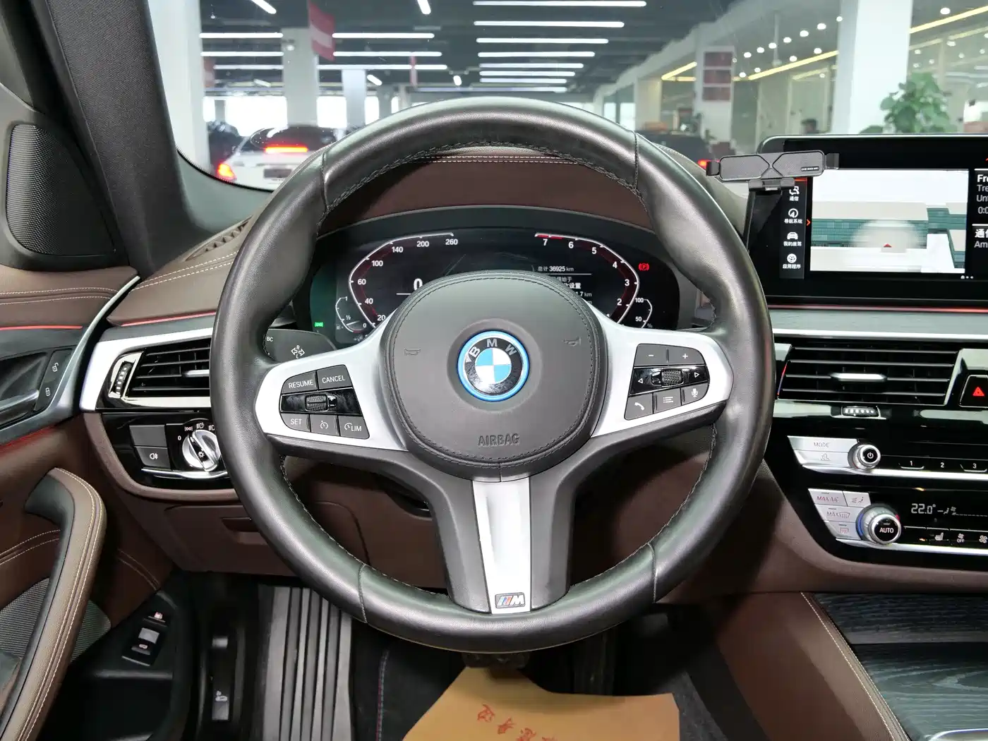 BMW 5 Series New Energy 2022 535Le M Sport Package фото 15