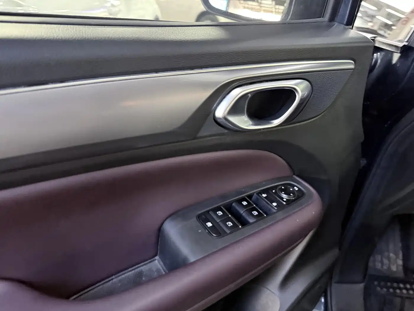 GAC Trumpchi Trumpchi M6 2021 270T DCT Elite Edition (7-Seater) фото 9