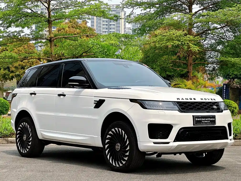Land Rover Range Rover Sport 2014 3.0 SC V6 HSE фото 4