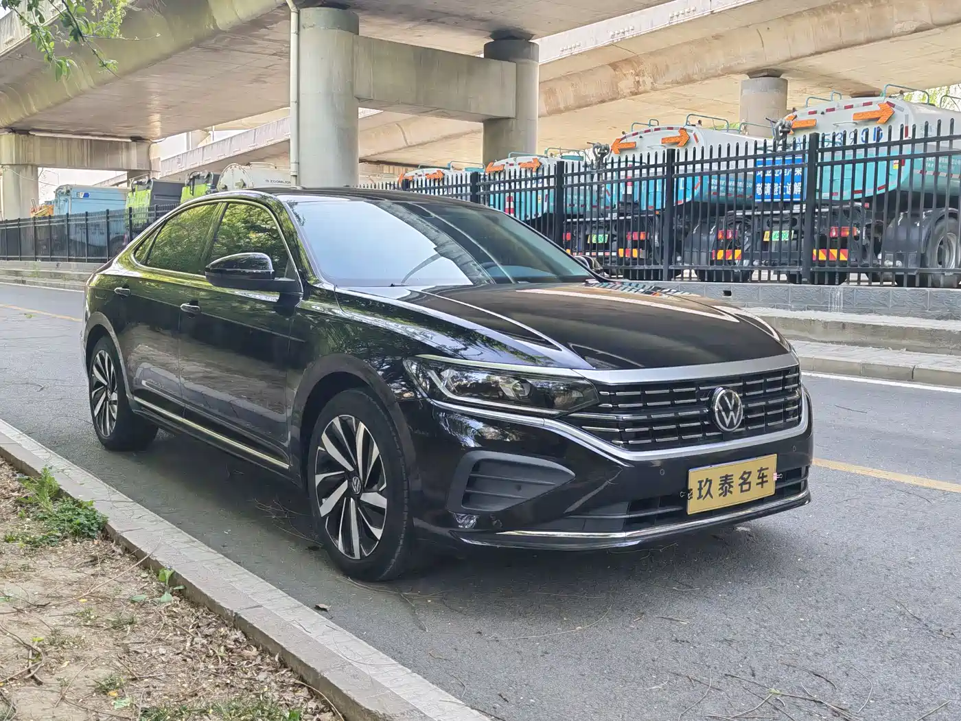 Volkswagen Passat 2025 Outstanding 380TSI Dragon Soaring Edition фото 3