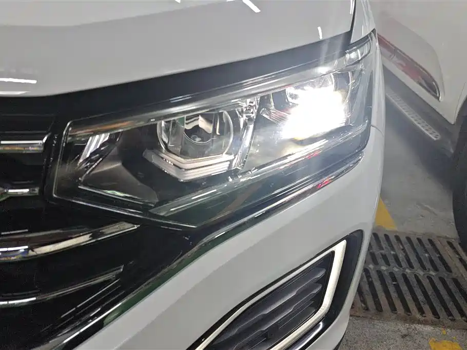 Volkswagen Tayron 2020 330TSI 2WD Luxury Smart Edition фото 5